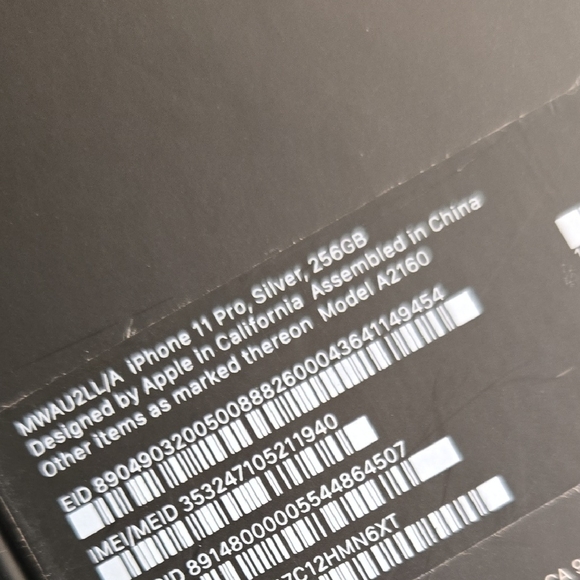 Apple iPhone 11 Pro 256GB Unlocked - Silver - Used Excellent. Comes w/cases - Picture 7 of 8